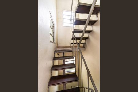 Casa à venda com 96m², 2 quartos e sem vaga Casa à venda com 96m², 2 quartos e sem vagaHall do 2º andar - Acesso ao terraço