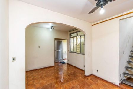Casa à venda com 96m², 2 quartos e sem vaga Casa à venda com 96m², 2 quartos e sem vagaSala