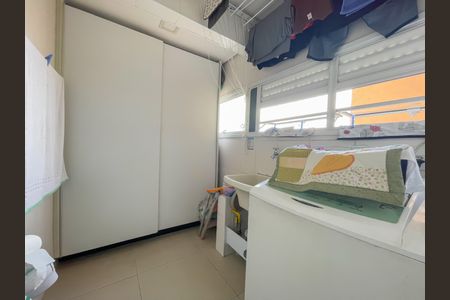 Apartamento à venda com 99m², 3 quartos e 2 vagas Apartamento à venda com 99m², 3 quartos e 2 vagasÁrea de Serviço