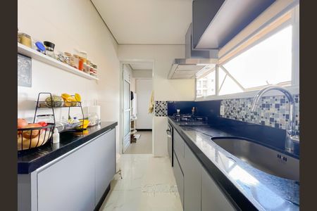 Apartamento à venda com 99m², 3 quartos e 2 vagas Apartamento à venda com 99m², 3 quartos e 2 vagasCozinha