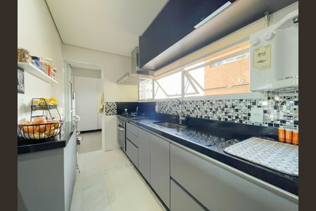 Apartamento à venda com 99m², 3 quartos e 2 vagas Apartamento à venda com 99m², 3 quartos e 2 vagasCozinha