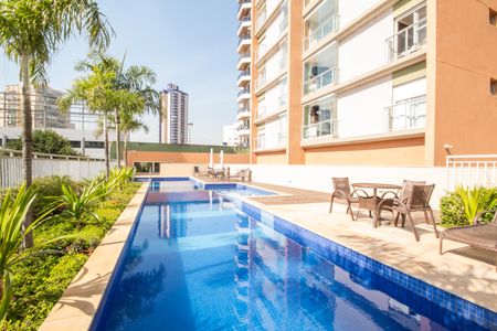 Apartamento à venda com 99m², 3 quartos e 2 vagas Apartamento à venda com 99m², 3 quartos e 2 vagasÁrea comum - Piscina