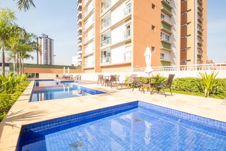 Apartamento à venda com 99m², 3 quartos e 2 vagas Apartamento à venda com 99m², 3 quartos e 2 vagasÁrea comum - Piscina