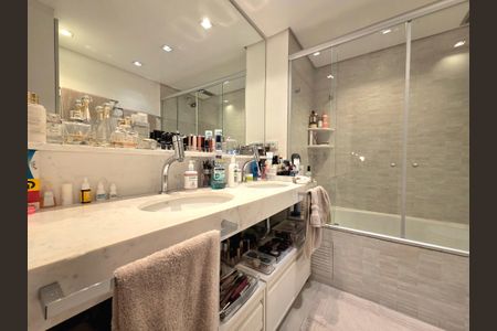 Apartamento à venda com 149m², 3 quartos e 2 vagasBanheiro da Suíte