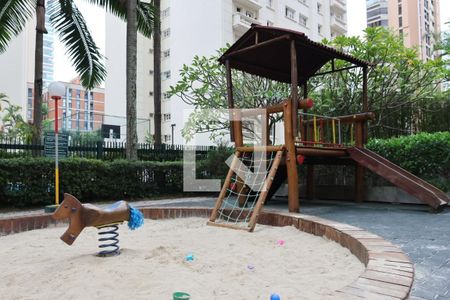 Apartamento à venda com 149m², 3 quartos e 2 vagasÁrea comum - Playground