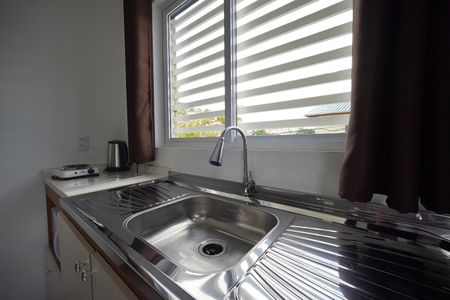 Pia de kitnet/studio para alugar com 1 quarto, 18m² em Agronômica, Florianópolis