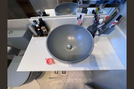 Apartamento à venda com 82m², 2 quartos e 1 vagaSuíte 2 - Banheiro