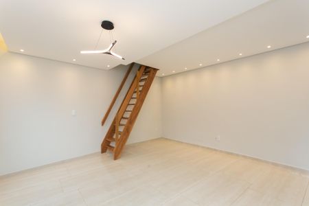 Casa à venda com 150m², 2 quartos e 2 vagasSala