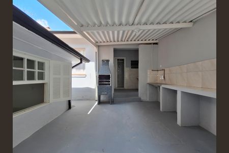 Casa para alugar com 163m², 4 quartos e 1 vagaQuintal