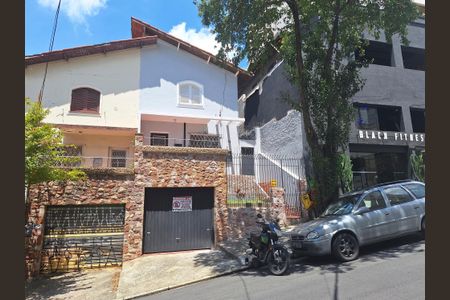 Casa para alugar com 163m², 4 quartos e 1 vagaFachada