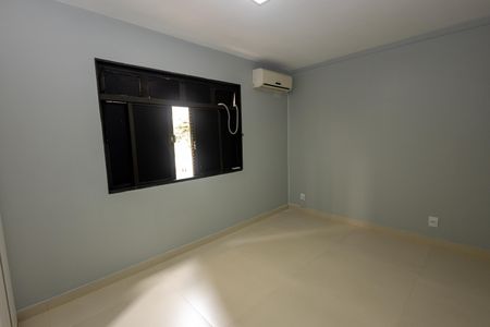 Quarto 2 de apartamento para alugar com 2 quartos, 61m² em Setor Bueno, Goiânia