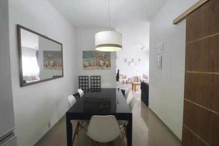 Sala de apartamento para alugar com 3 quartos, 90m² em Barra Funda, Guarujá