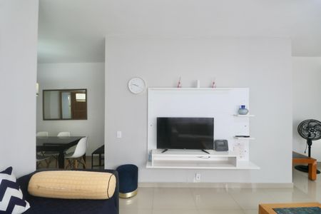 Apartamento para alugar com 90m², 3 quartos e 1 vaga Apartamento para alugar com 90m², 3 quartos e 1 vagaSala