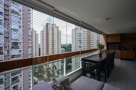 Apartamento para alugar com 163m², 3 quartos e 3 vagasVaranda