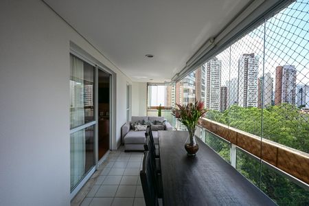 Apartamento para alugar com 163m², 3 quartos e 3 vagasVaranda