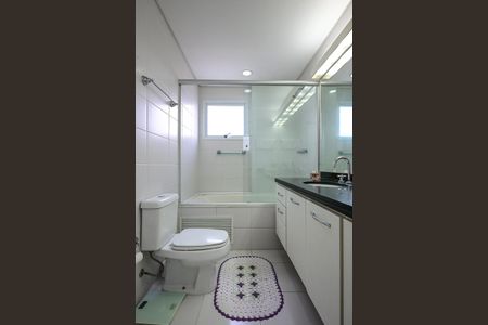 Apartamento para alugar com 163m², 3 quartos e 3 vagasBanheiro Suíte 2