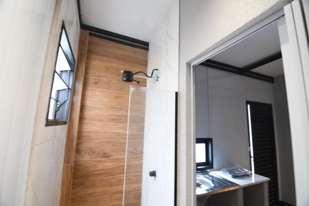 Banheiro de kitnet/studio para alugar com 1 quarto, 18m² em Parque dos Pomares, Campinas