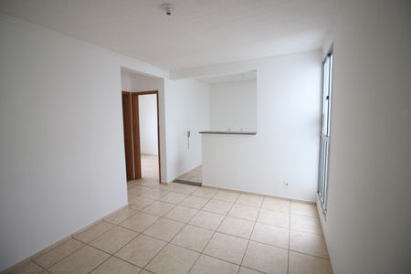 Sala de apartamento para alugar com 2 quartos, 48m² em Califórnia, Contagem
