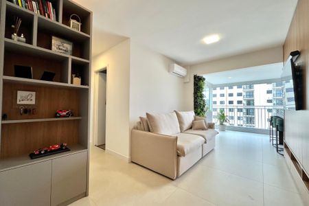 Apartamento à venda com 60m², 2 quartos e 2 vagasSala