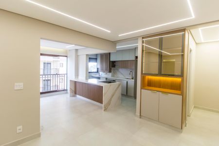 Sala  de apartamento para alugar com 3 quartos, 97m² em Empresarial 18 do Forte, Barueri