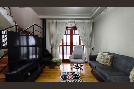 Casa à venda com 150m², 2 quartos e 2 vagasSala