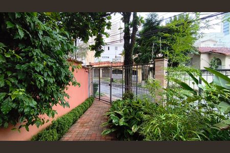 Casa à venda com 150m², 2 quartos e 2 vagasEntrada 