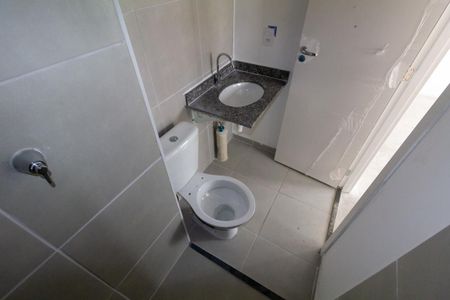 Apartamento à venda com 43m², 2 quartos e 1 vaga Apartamento à venda com 43m², 2 quartos e 1 vagaBanheiro 2
