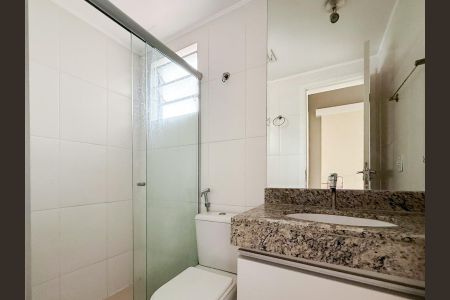Apartamento à venda com 70m², 3 quartos e 2 vagas Apartamento à venda com 70m², 3 quartos e 2 vagasBanheiro social