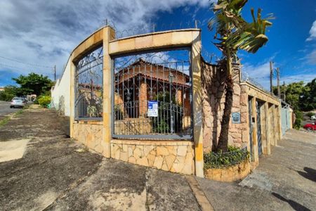 Casa para alugar com 420m², 3 quartos e 4 vagasFachada do Prédio