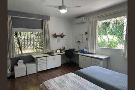 Casa à venda com 390m², 4 quartos e sem vaga