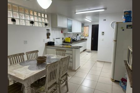 Casa à venda com 4 quartos, 390m² em Brooklin, São Paulo