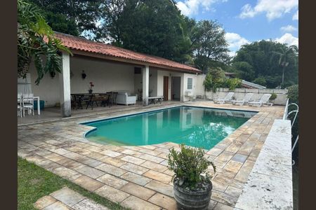 Casa à venda com 390m², 4 quartos e sem vaga