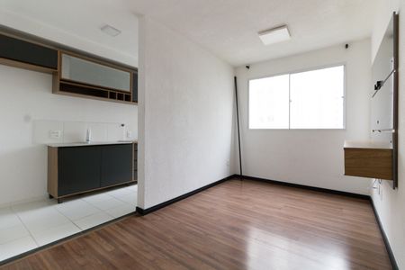 Sala de apartamento para alugar com 2 quartos, 45m² em Parque Bristol, São Paulo