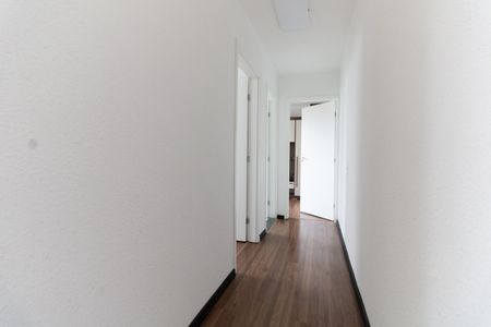 Corredor de apartamento para alugar com 2 quartos, 45m² em Parque Bristol, São Paulo