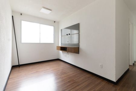 Sala de apartamento para alugar com 2 quartos, 45m² em Parque Bristol, São Paulo