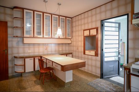 Casa para alugar com 350m², 7 quartos e 6 vagasCozinha