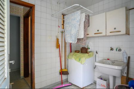 Casa para alugar com 350m², 7 quartos e 6 vagasÁrea de Serviço - Casa 2