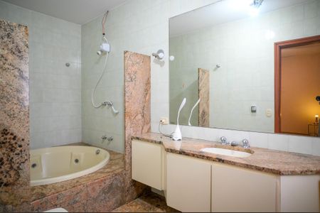 Casa para alugar com 350m², 7 quartos e 6 vagasBanheiro Suíte