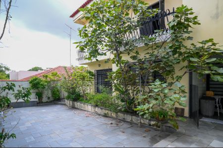 Casa para alugar com 350m², 7 quartos e 6 vagasQuintal