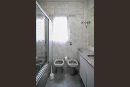 Casa para alugar com 350m², 7 quartos e 6 vagasBanheiro Suíte 2