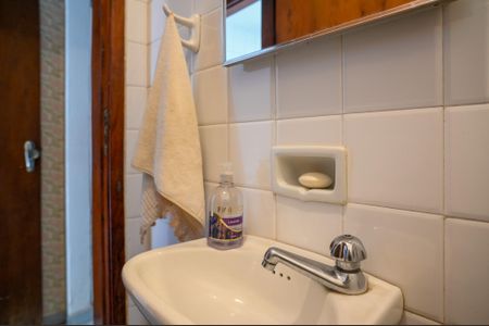 Casa para alugar com 350m², 7 quartos e 6 vagasBanheiro de Serviço- Casa 2