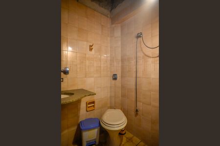 Casa para alugar com 350m², 7 quartos e 6 vagasBanheiro de Serviço