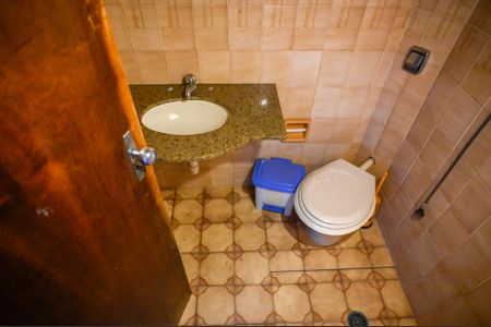 Casa para alugar com 350m², 7 quartos e 6 vagasBanheiro de Serviço