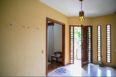 Casa para alugar com 350m², 7 quartos e 6 vagasHall de entrada