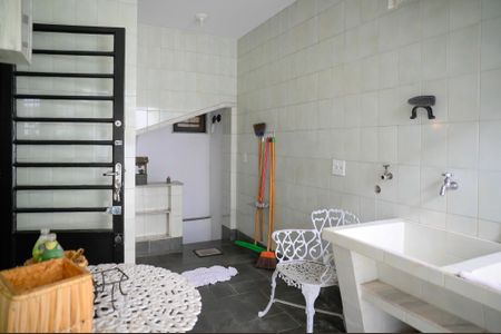 Casa para alugar com 350m², 7 quartos e 6 vagasÁrea de Serviço