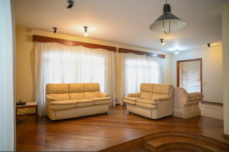 Casa para alugar com 350m², 7 quartos e 6 vagasSala