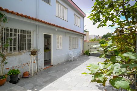 Casa para alugar com 350m², 7 quartos e 6 vagasQuintal