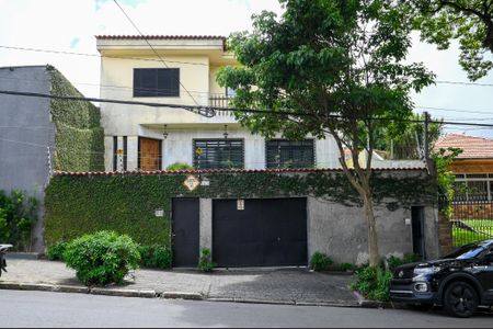 Casa para alugar com 350m², 7 quartos e 6 vagasFachada