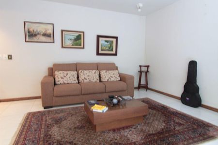 Casa à venda com 4 quartos, 380m² em Jacaré, Niterói