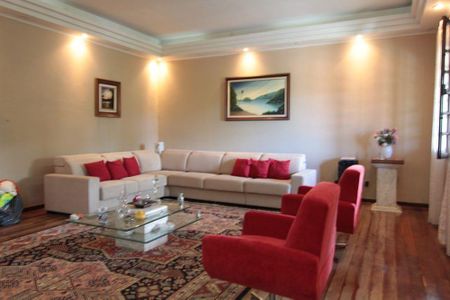 Casa à venda com 4 quartos, 380m² em Jacaré, Niterói